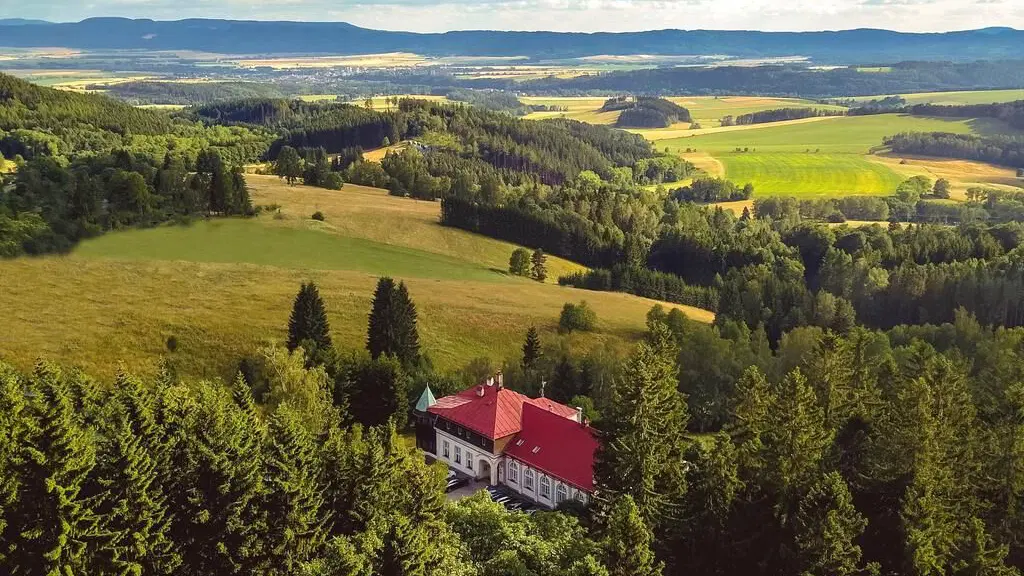Hotel Zámeček Janovičky – hotel, Broumov