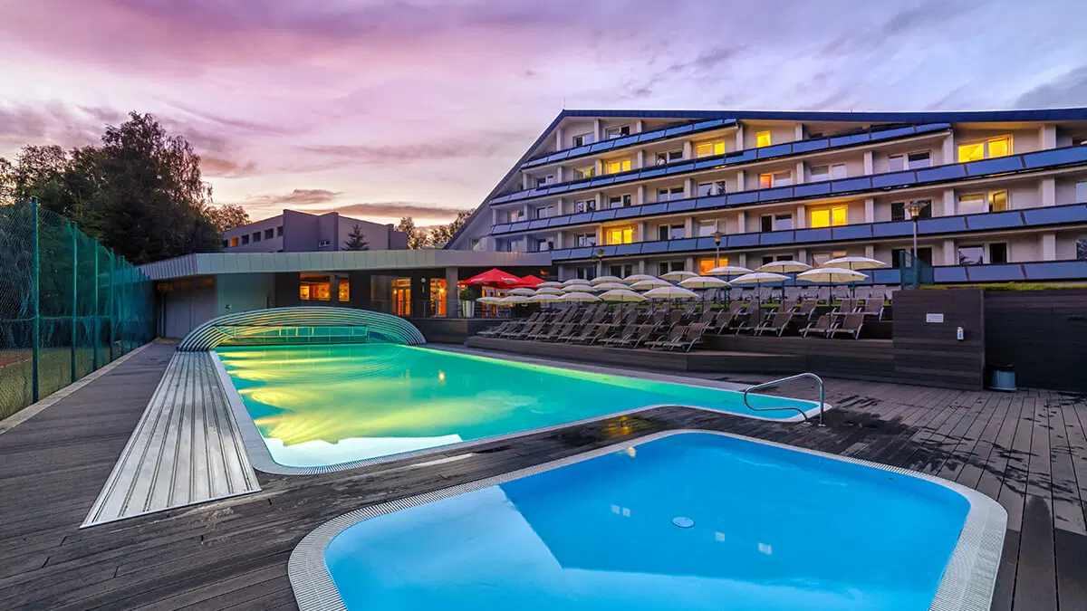 Hotel Jezerka – hotel, Seč