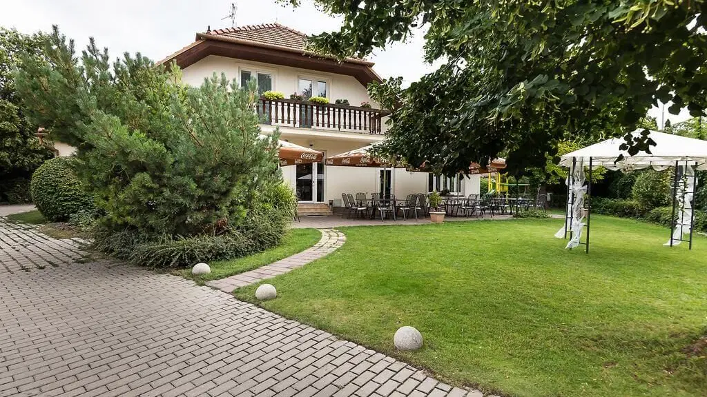 Penzion Fino Club – penzion, Modřice