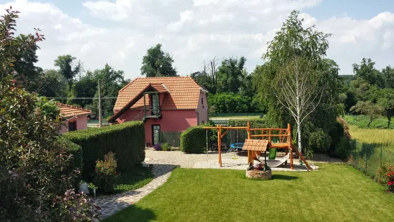 Penzion Na Lednické – penzion, Hlohovec