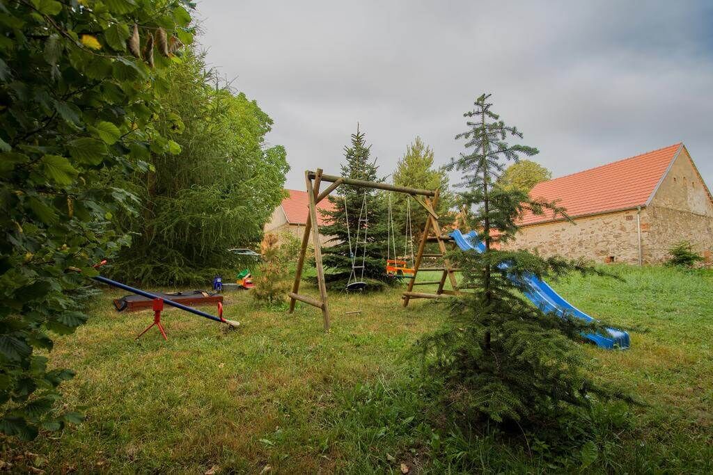 Ořechový dvůr – penzion, Dobev