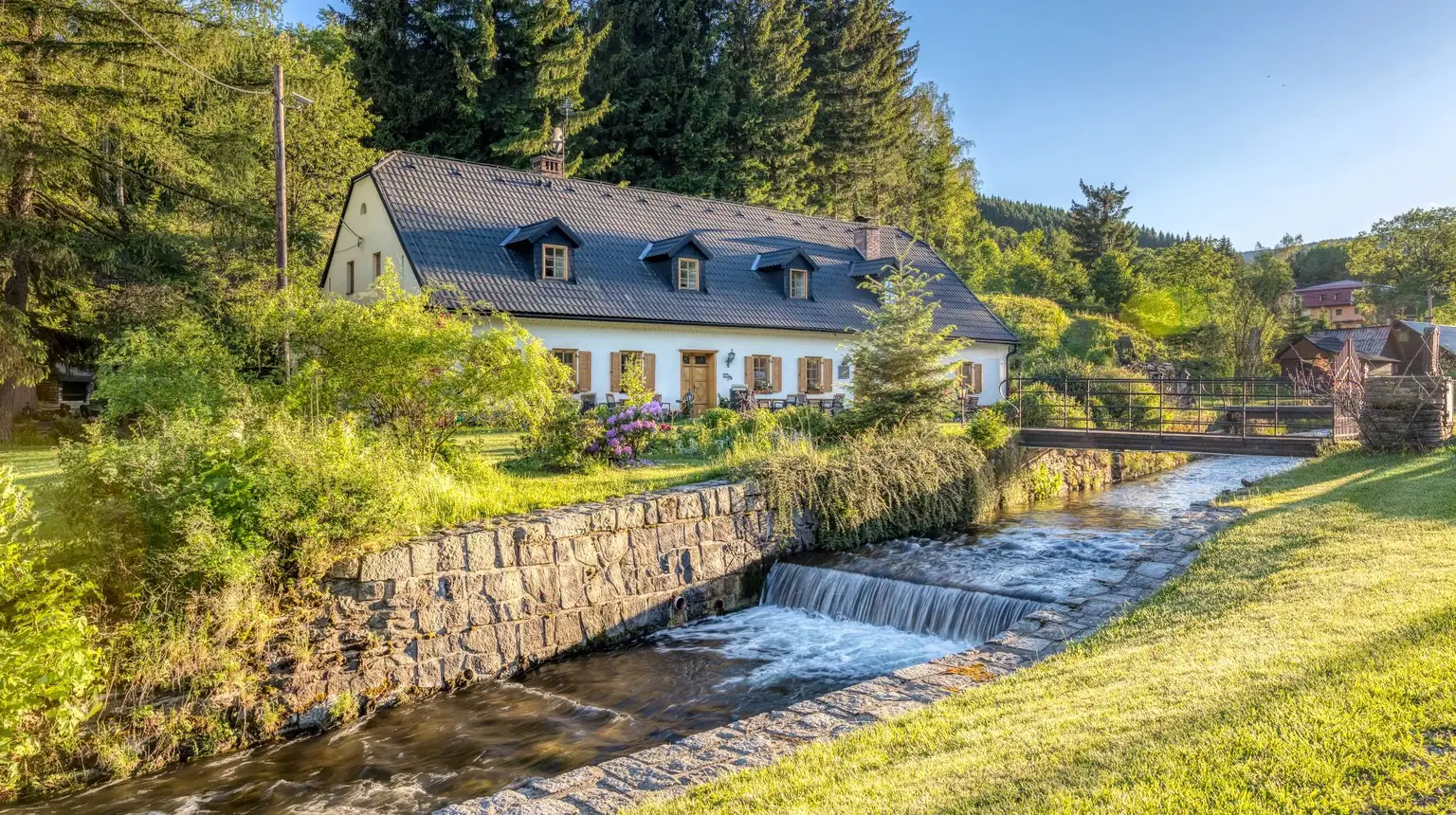 Penzion Kovárna – penzion, Lipová-lázně