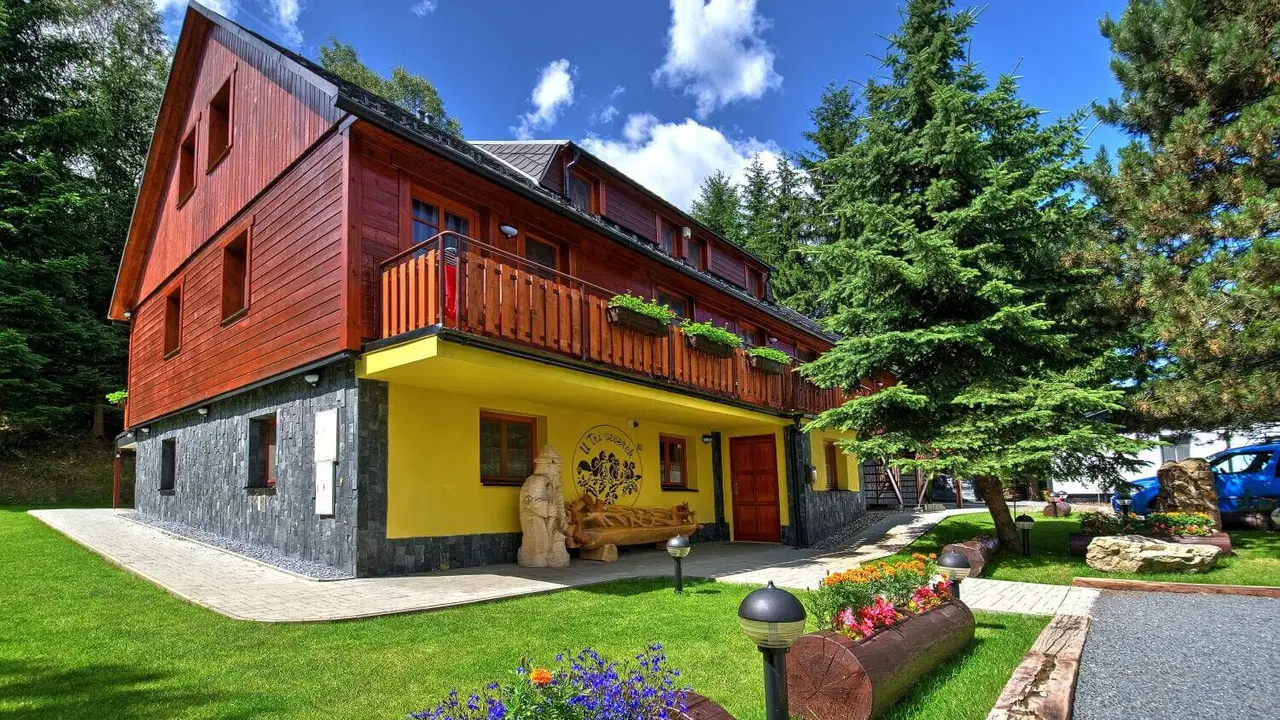 Penzion U Tří veverek – penzion, Lipová-lázně