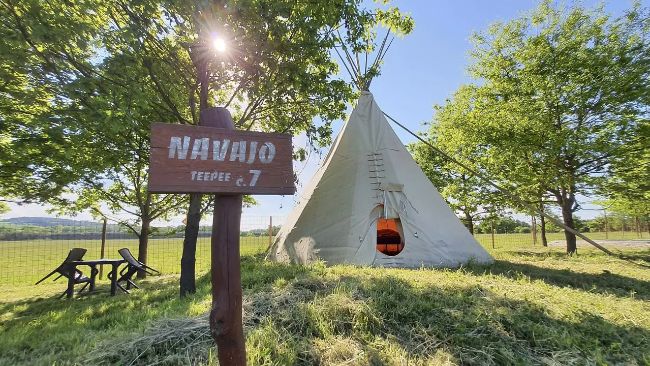 Teepee village Tatanka – netradiční ubytování, Borovany