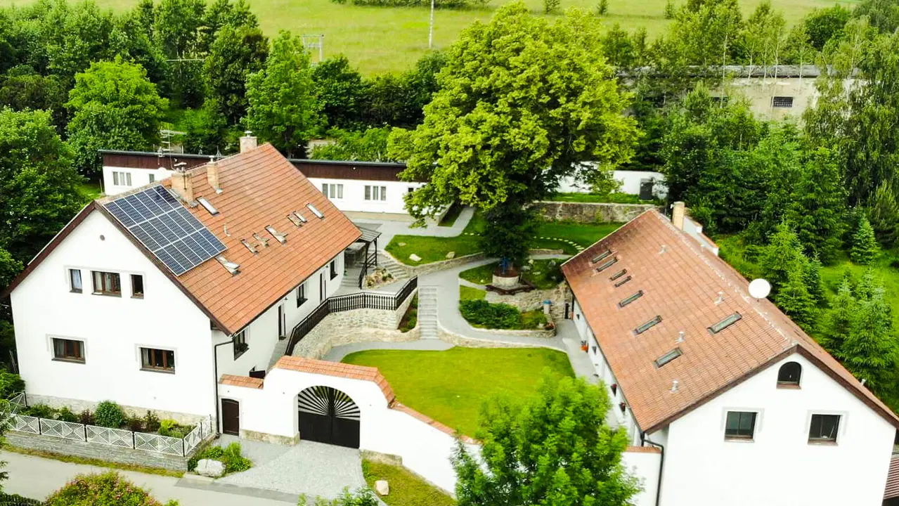 Statek Český Dvůr – penzion, Postupice