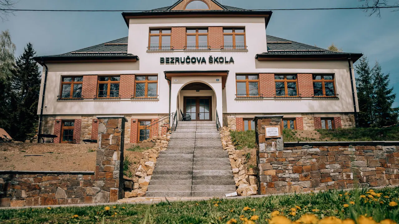 Bezručova škola – penzion, Staré Hamry