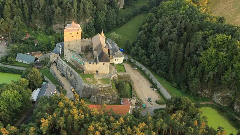 Hrad Kost – hrady, zámky, zříceniny, Libošovice