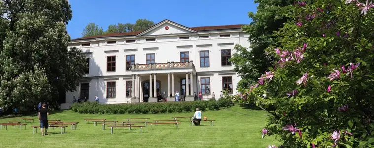 Lešná u Valašského Meziříčí – hrady, zámky, zříceniny, Lešná