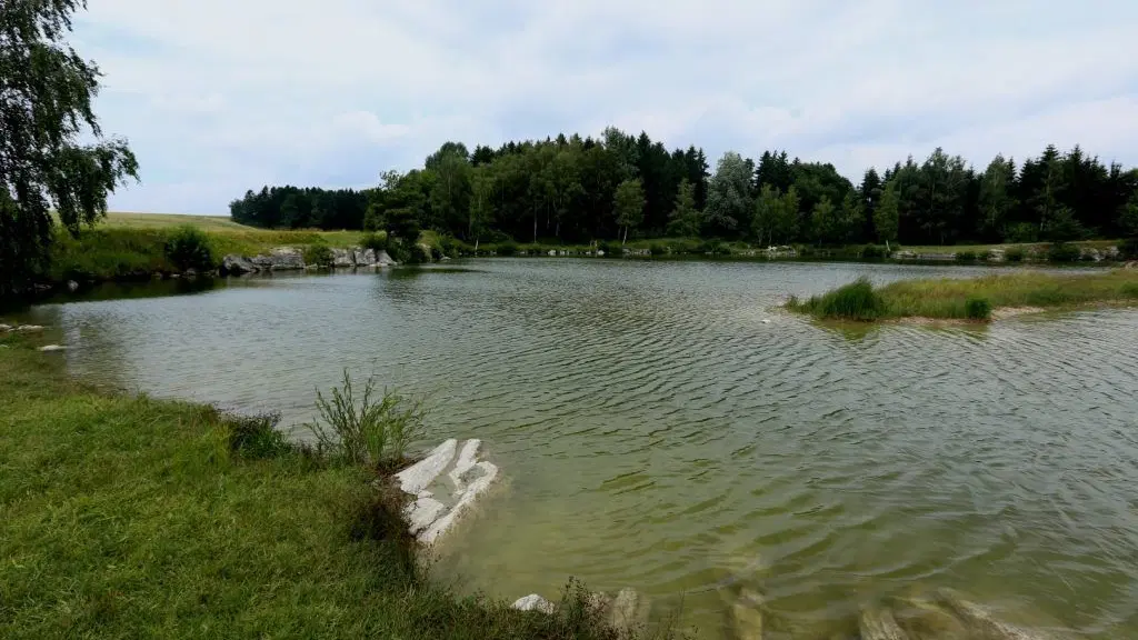 Lom Dolní Rožínka – koupání, Dolní Rožínka