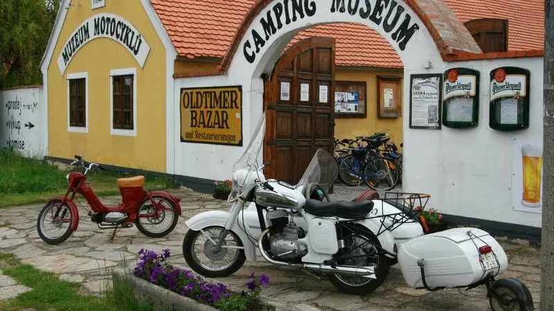 Muzeum motocyklů Lesná – muzea, Lesná