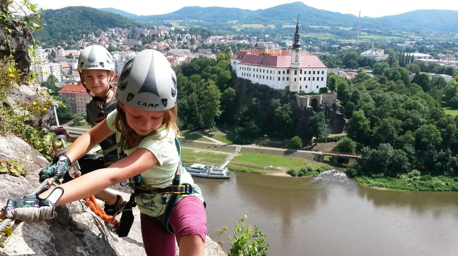 Via Ferrata na Pastýřskou stěnu – zážitkové areály, Děčín