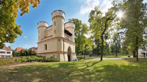 Vlašimský zámecký park – hrady, zámky, zříceniny, Vlašim
