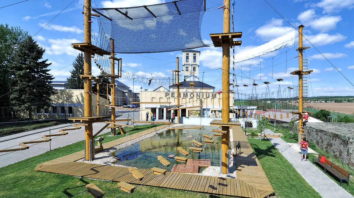 Zábavní park Permonium – zážitkové areály, Oslavany