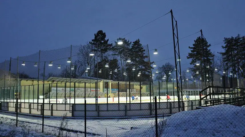Bruslení na kluzišti v Hluboké – sportoviště, Hluboká nad Vltavou