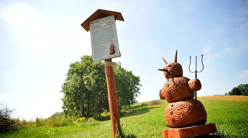 Čertovská stezka Mladé Buky – naučné stezky, Mladé Buky