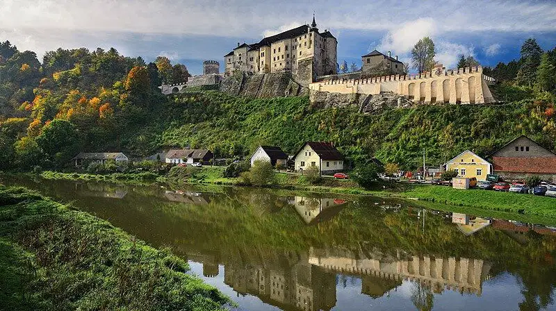 Český Šternberk – hrady, zámky, zříceniny