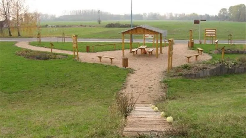 Dobrodružná stezka malého Dobše – naučné stezky, Dobšice