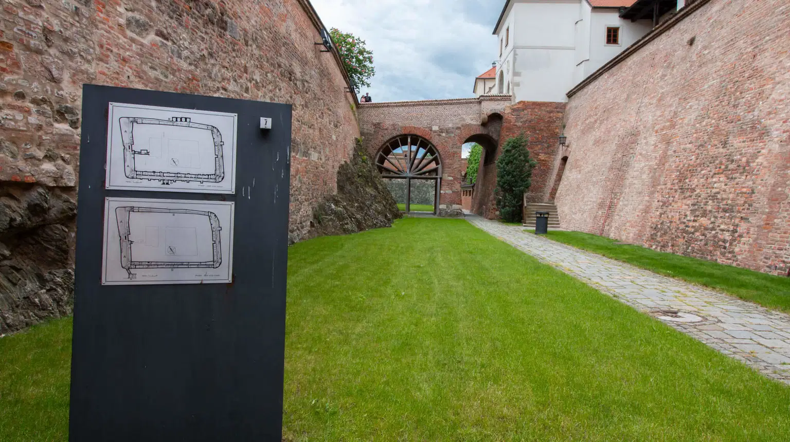 Kasematy na Špilberku – hrady, zámky, zříceniny, Brno