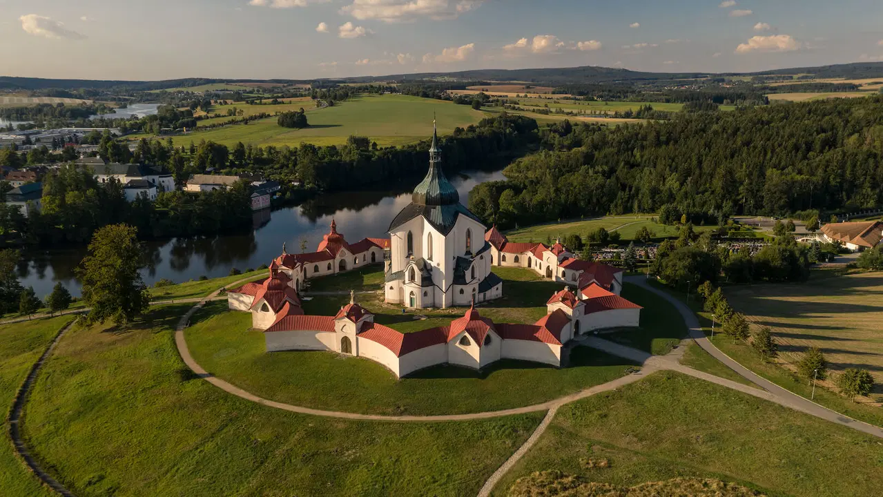 Poutní kostel sv. Jana Nepomuckého na Zelené Hoře – hrady, zámky, zříceniny, Žďár nad Sázavou