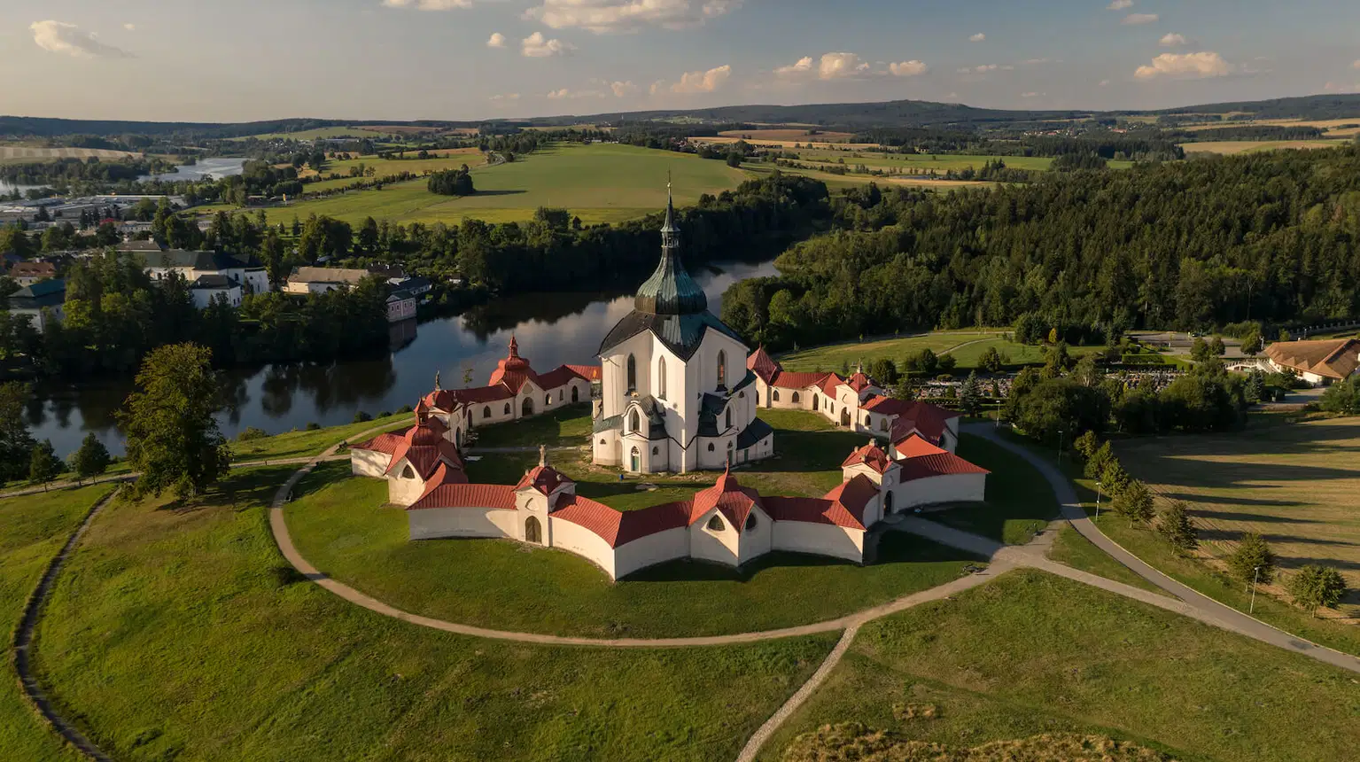 Poutní kostel sv. Jana Nepomuckého na Zelené Hoře – hrady, zámky, zříceniny, Žďár nad Sázavou