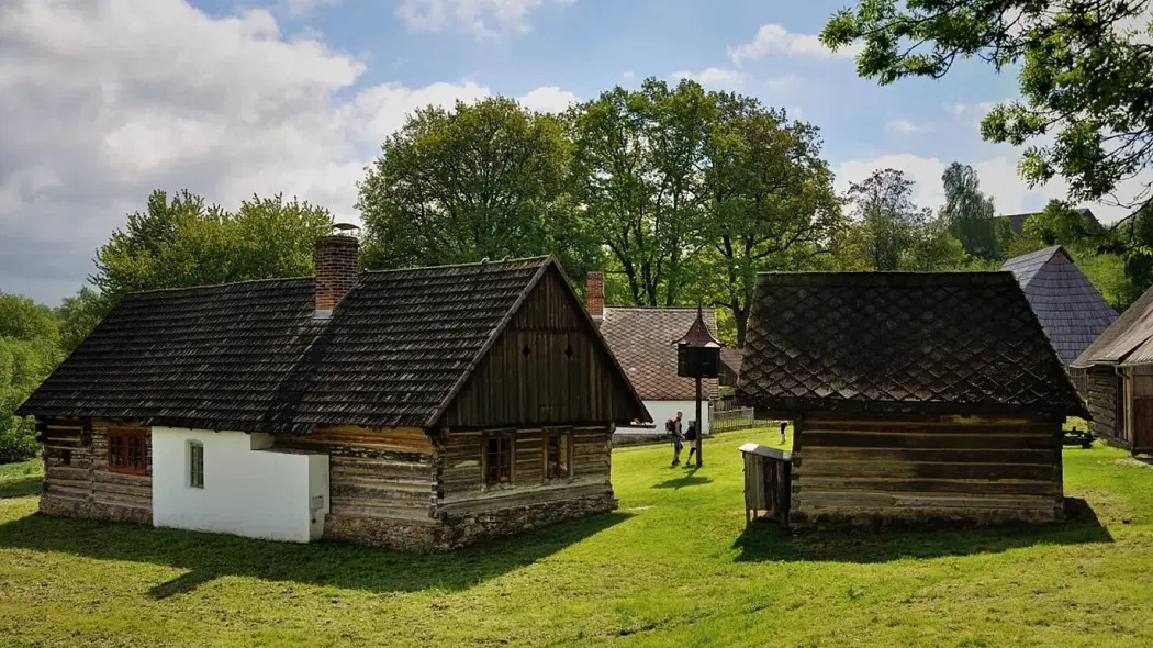 Skanzen Vysoký Chlumec – muzea, Vysoký Chlumec
