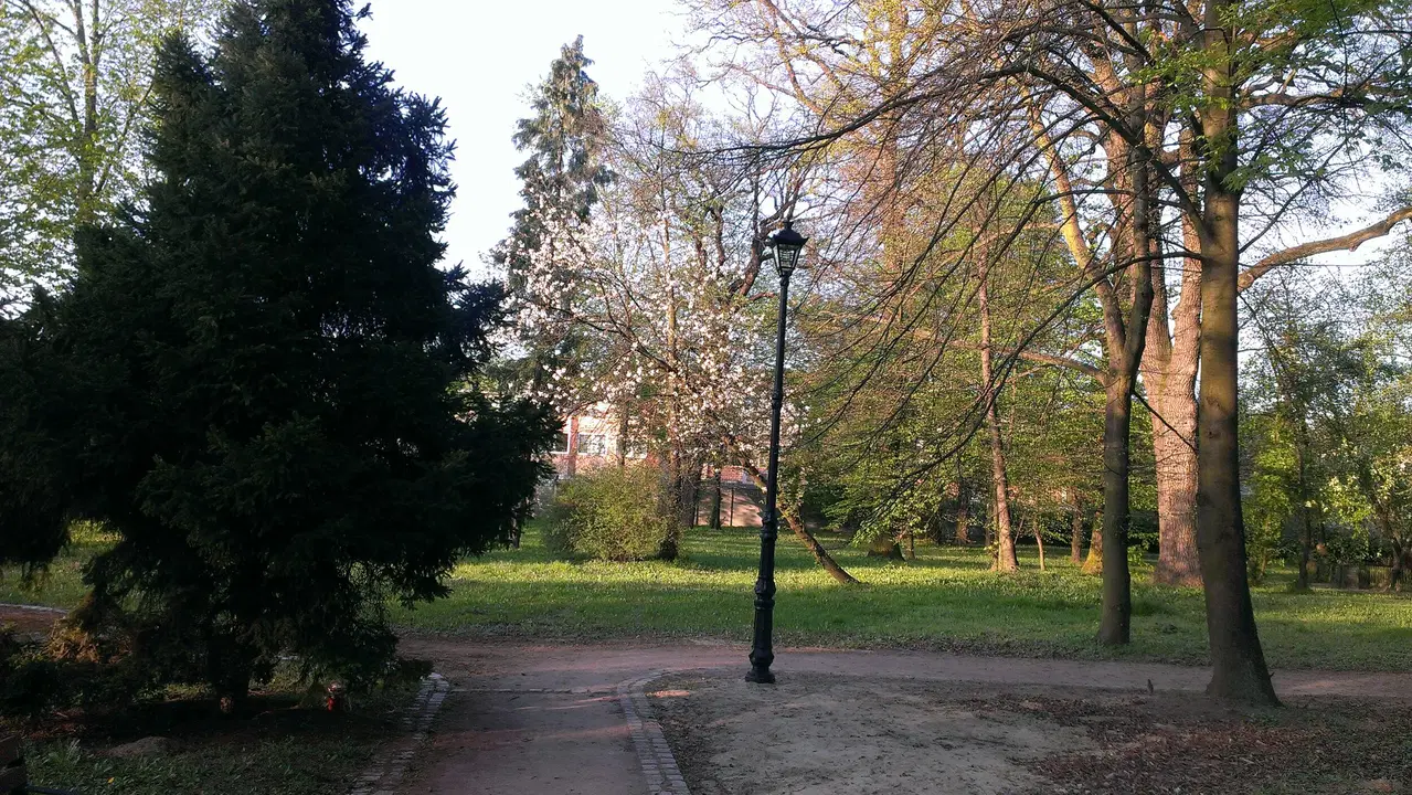 Zámecký park Bzenec – hrady, zámky, zříceniny, Bzenec