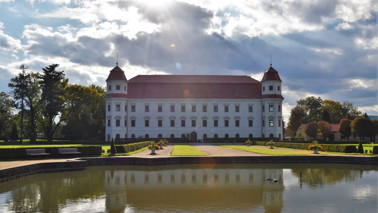 Zámecký park Holešov – hrady, zámky, zříceniny, Holešov