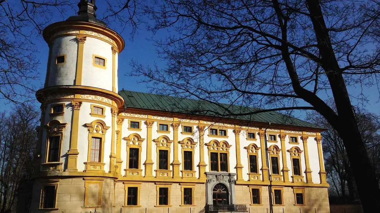 Zámek Linhartovy – hrady, zámky, zříceniny, Albrechtice