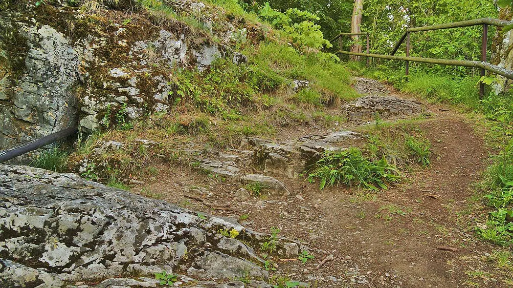 Zřícenina hradu Špránek – hrady, zámky, zříceniny, Luká