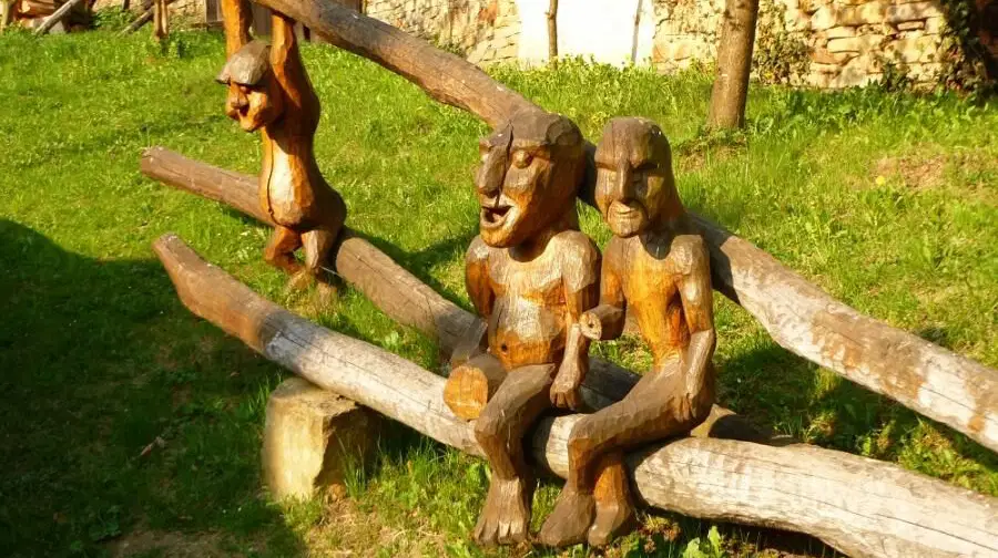 Sochy v krajině – naučné stezky, Hostětín