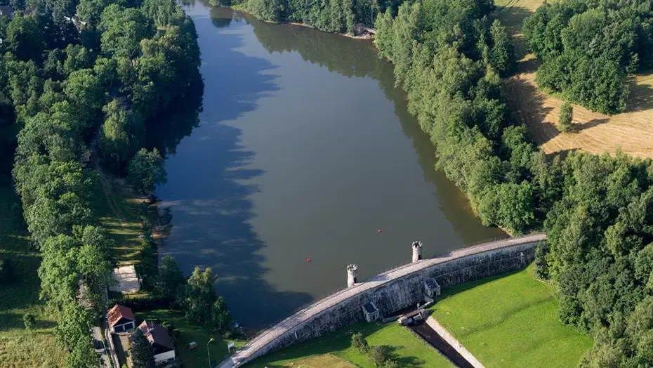 Přehrada Fojtka – koupání, Mníšek