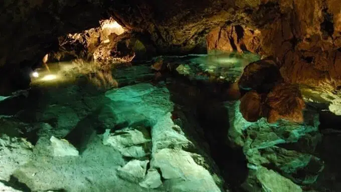 Bozkovské dolomitové jeskyně – jeskyně, Bozkov