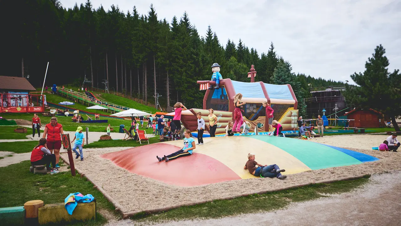 Dětský letní park na Bílé – zážitkové areály, Bílá