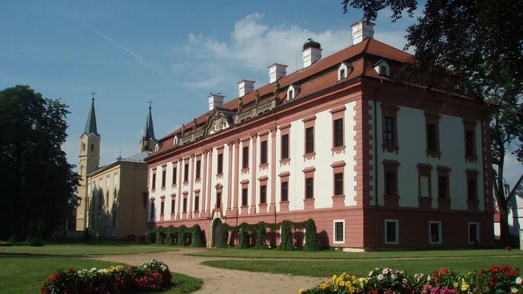 Zámek Kunín – hrady, zámky, zříceniny, Kunín