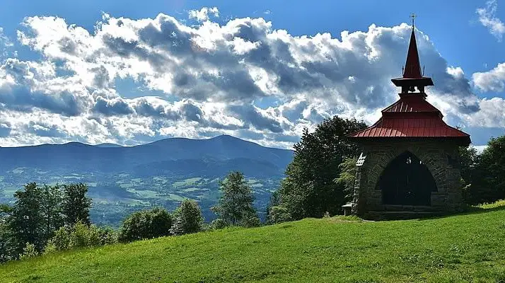 Po medvědích tlapkách: Modrá jezevčí stezka – naučné stezky, Kozlovice