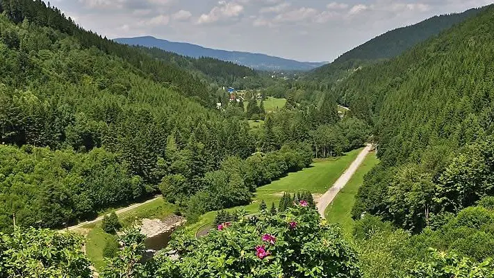 Po medvědích tlapkách: Červená krkavčí stezka – naučné stezky, Ostravice