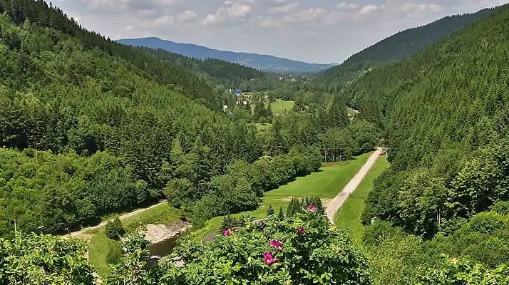 Po medvědích tlapkách: Červená krkavčí stezka – naučné stezky, Ostravice
