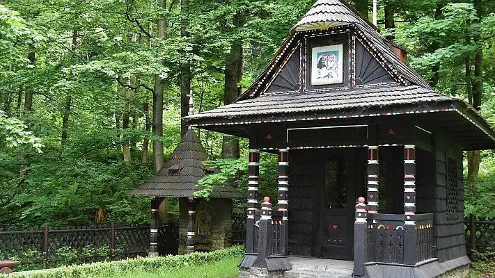 Po medvědích tlapkách: Zelená zaječí stezka – naučné stezky, Čeladná
