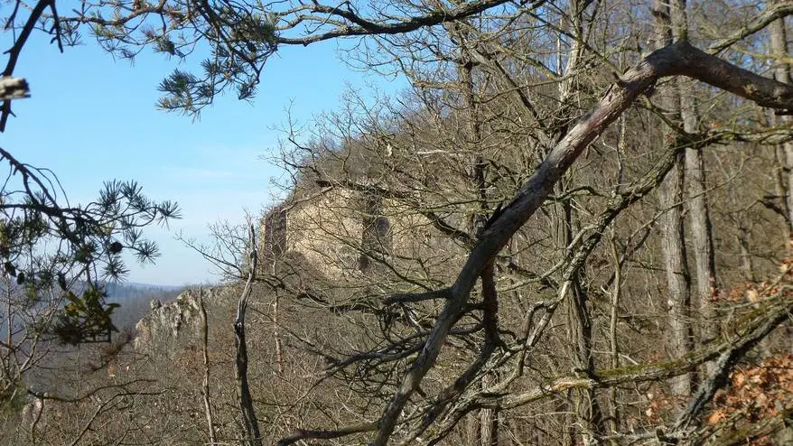 Zřícenina hradu Levnov – hrady, zámky, zříceniny, Ketkovice