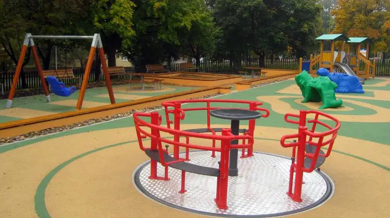 Malešický park – dětská hřiště a herny, Praha