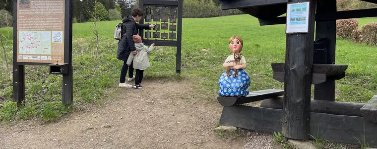 Kačenčina pohádková stezka – naučné stezky, Deštné v Orlických horách