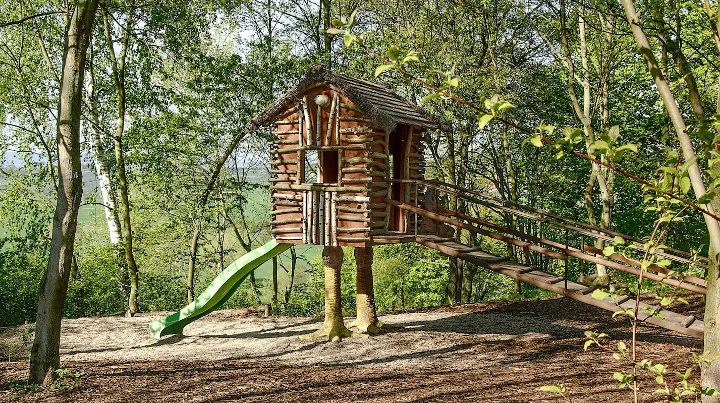 Stezka skřítka Hrobčíka s mýtinkou fantazie – naučné stezky, Hrobčice