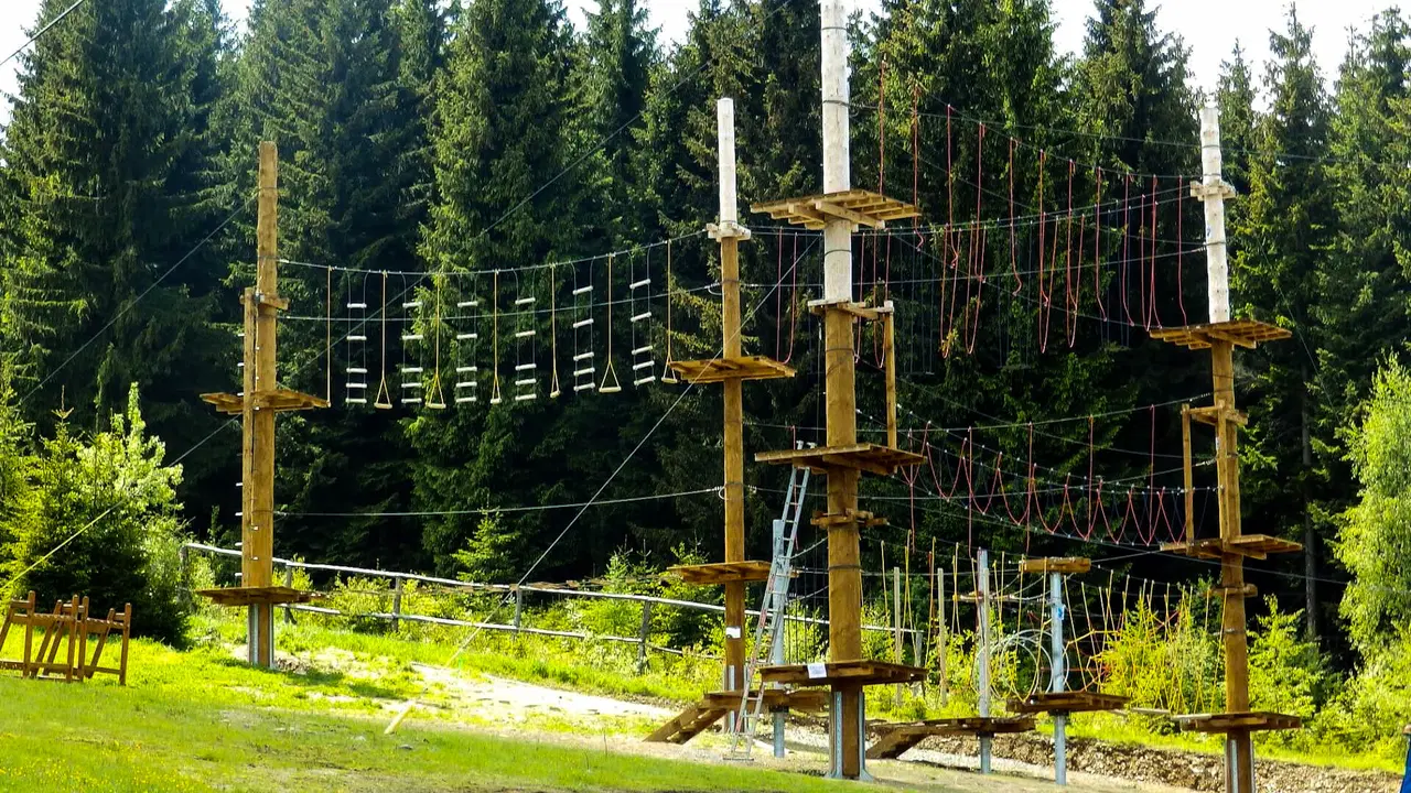 Sportcentrum Klínovec v létě – sportoviště, Loučná pod Klínovcem