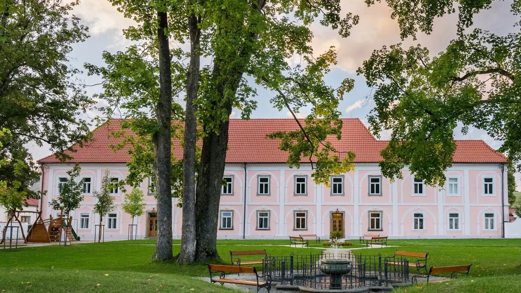 Zámek Hrádek – hrady, zámky, zříceniny, Hrádek