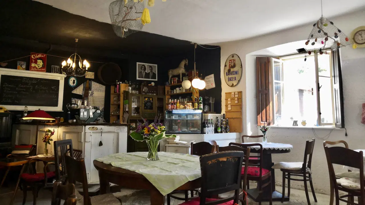 CAFÉ Jazzová Osvěžovna – restaurace, kavárny, cukrárny, Frýdlant