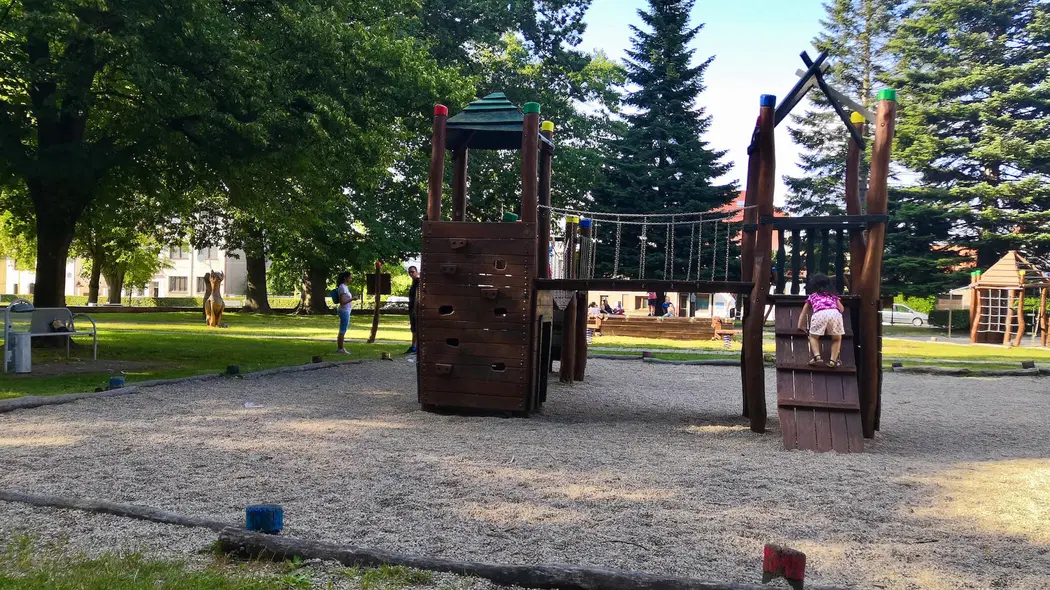 Dětské hřiště Komenského – dětská hřiště a herny, Frýdlant