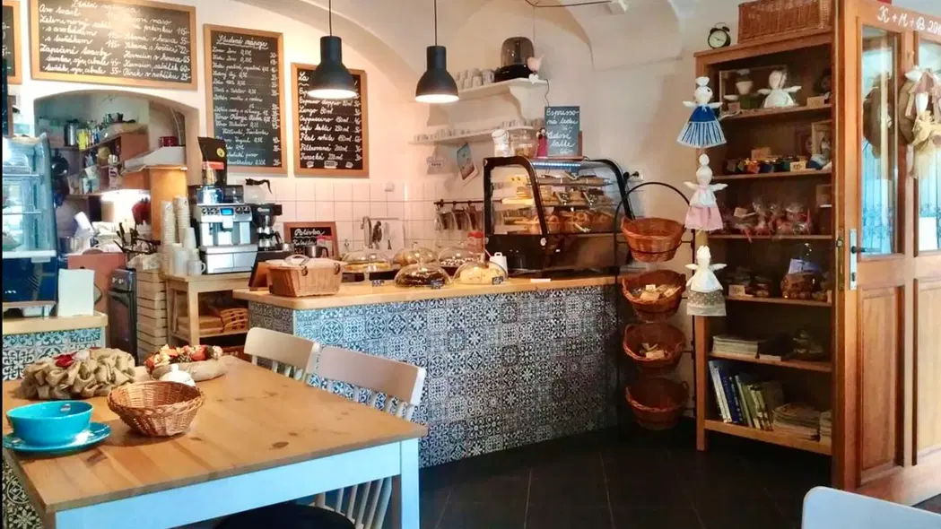 Bistro pod Nebem – restaurace, kavárny, cukrárny, Kašperské Hory