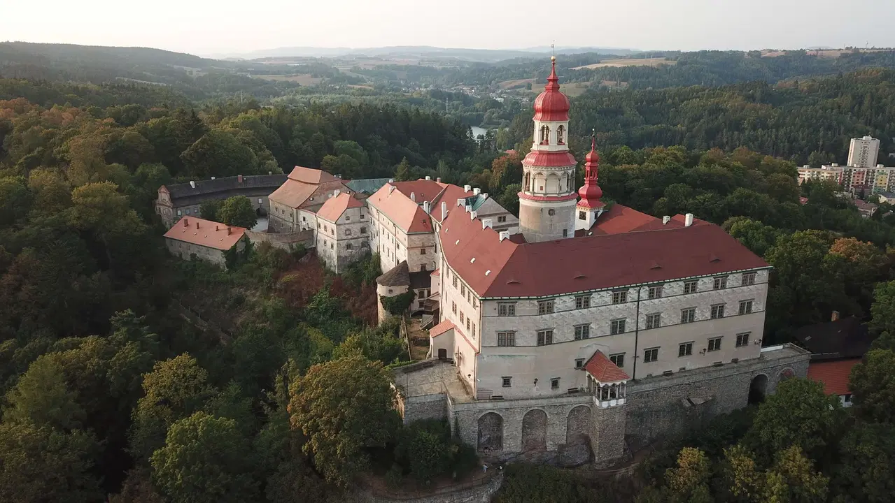 Zámek Náchod – hrady, zámky, zříceniny, Náchod