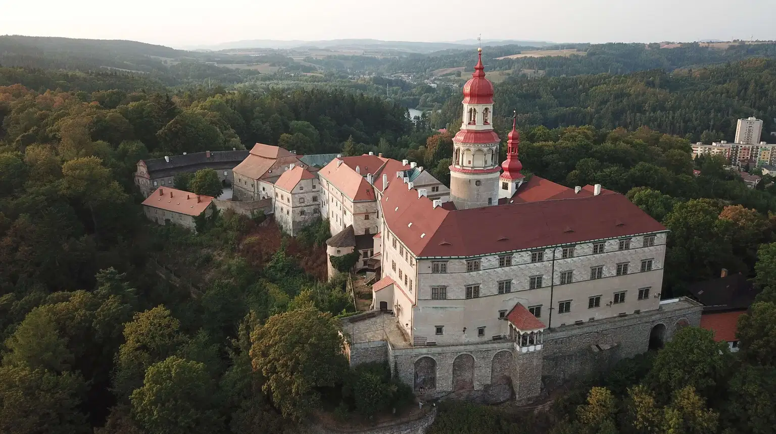 Zámek Náchod – hrady, zámky, zříceniny, Náchod