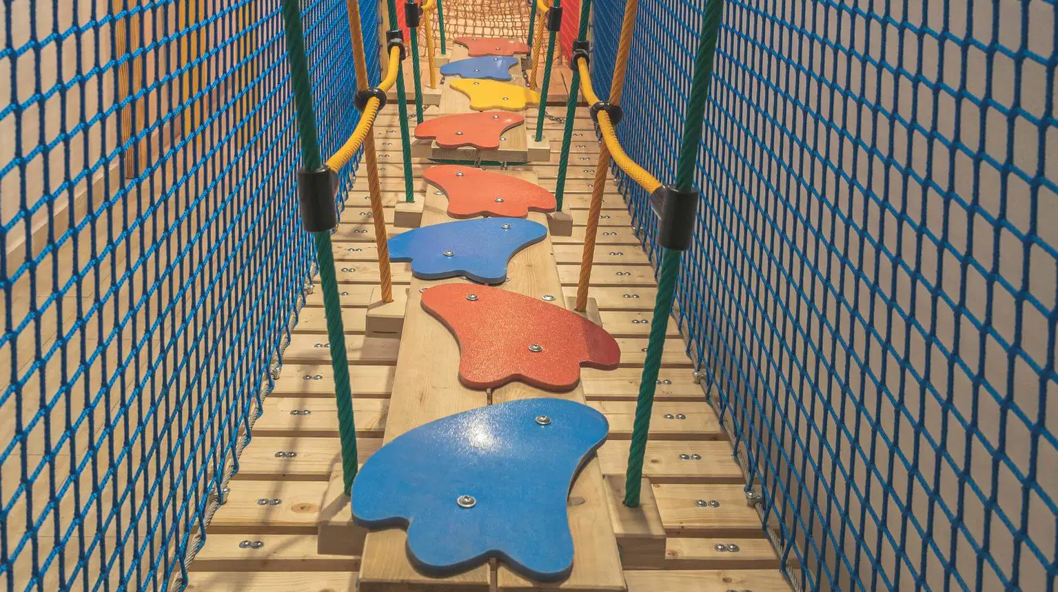 Dětský krytý lanový park – dětská hřiště a herny, Benecko